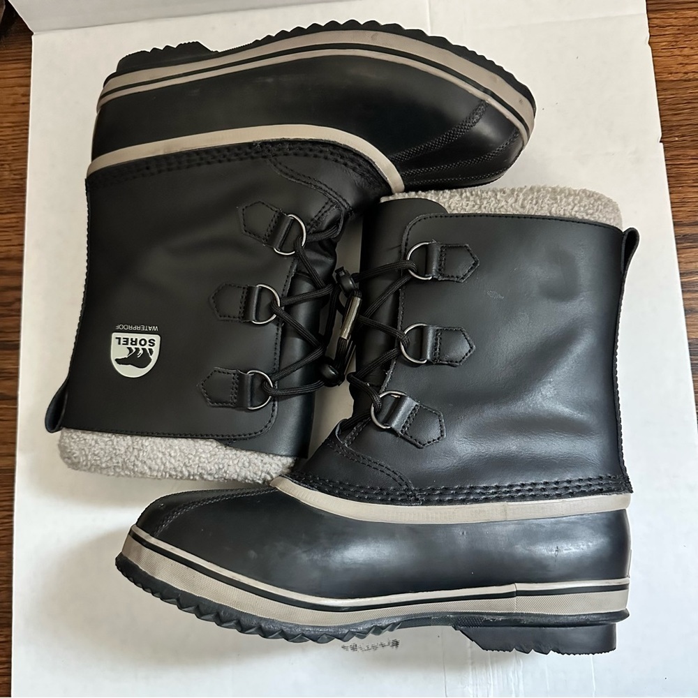 Sorel Winter Carnival Boots size 7